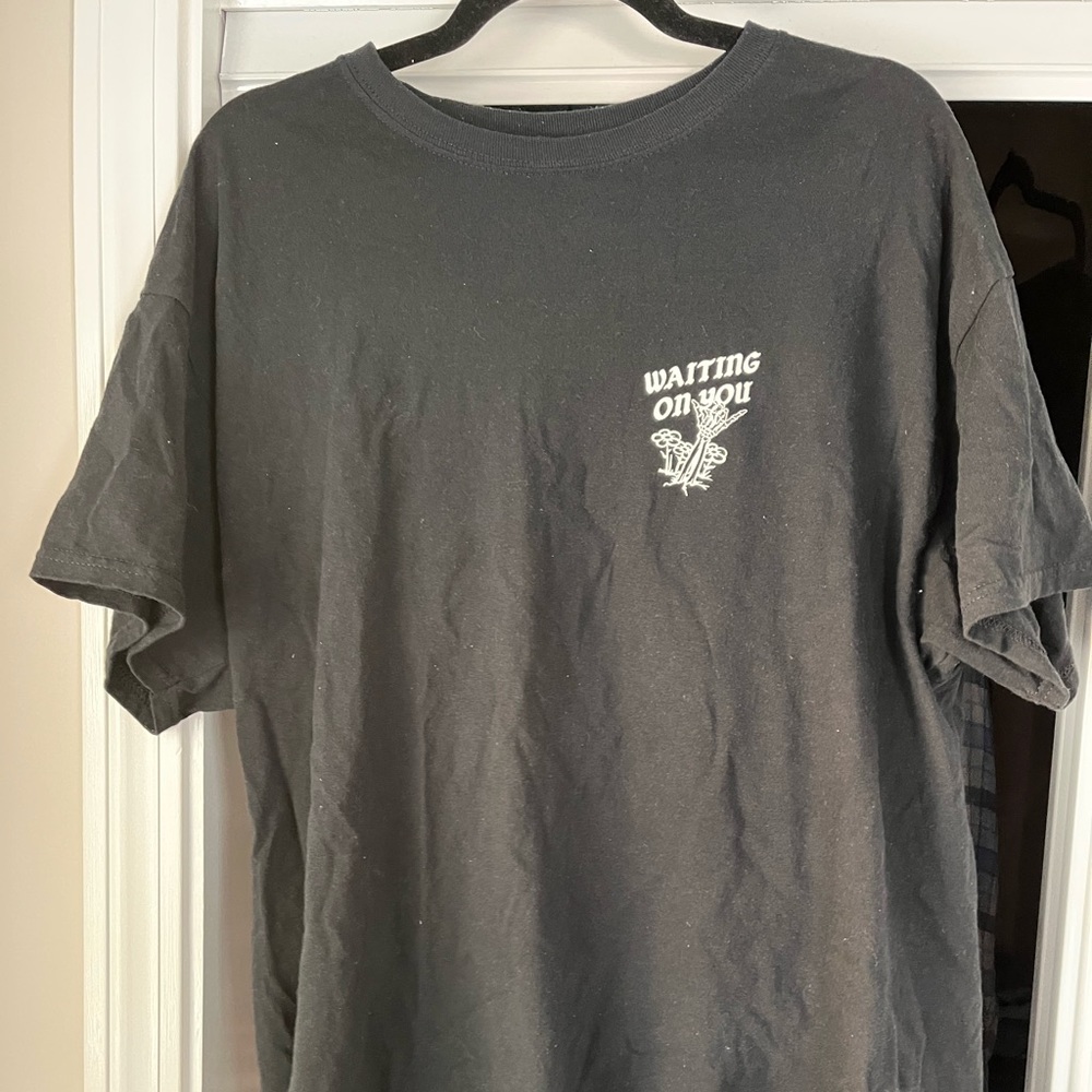 Men’s Xl punk “waiting on you” black t shirt